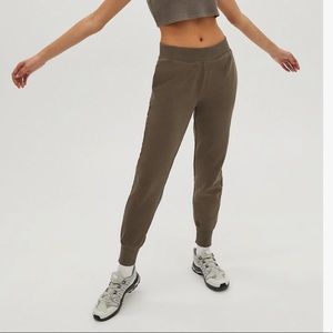 Tna Cozy Fleece Perfect Pocket Sweatpant Stone taupe size M